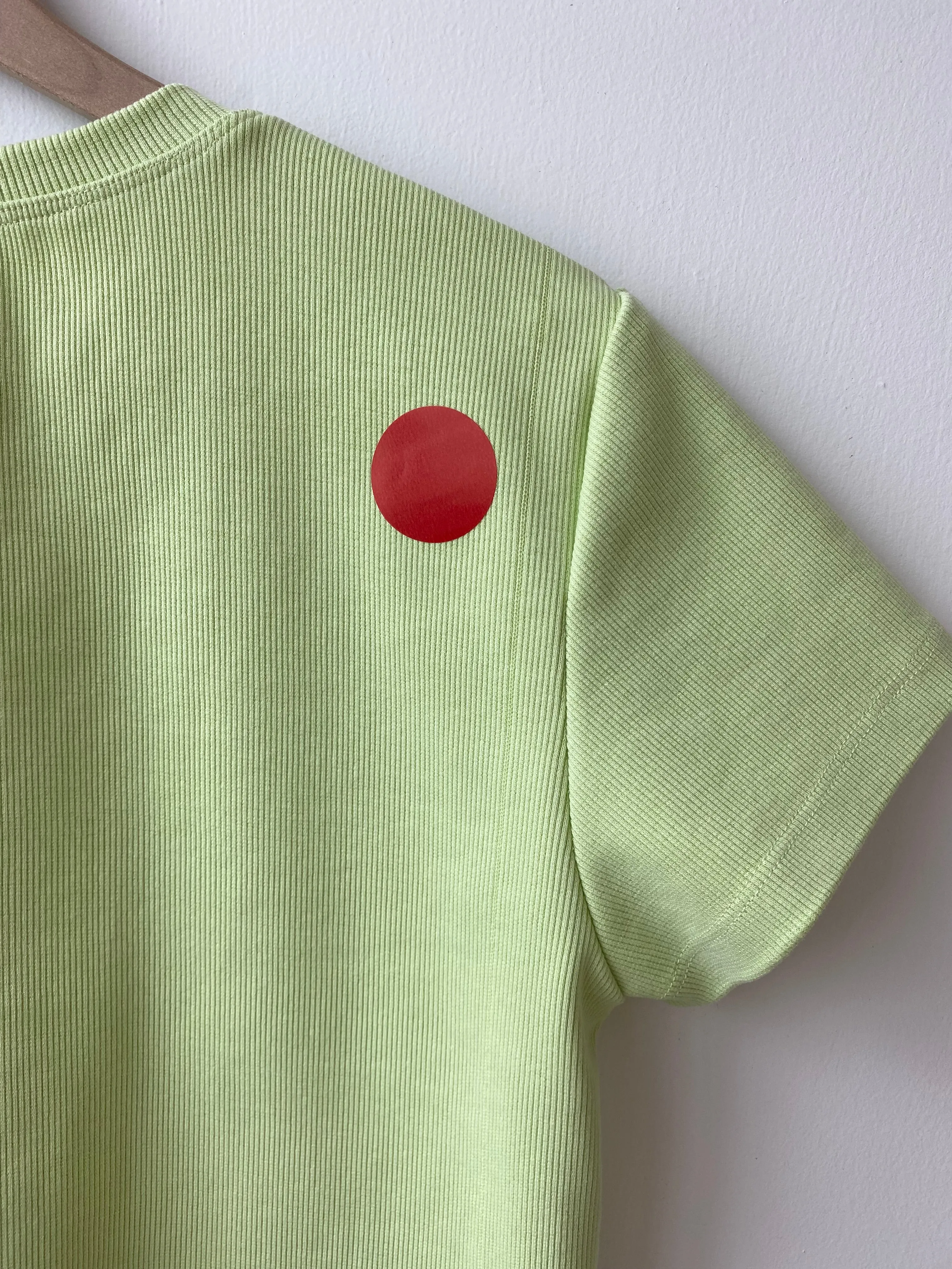 Honeydew BROOK t-shirt- L (3) with fabric defect or tiny holes at hem