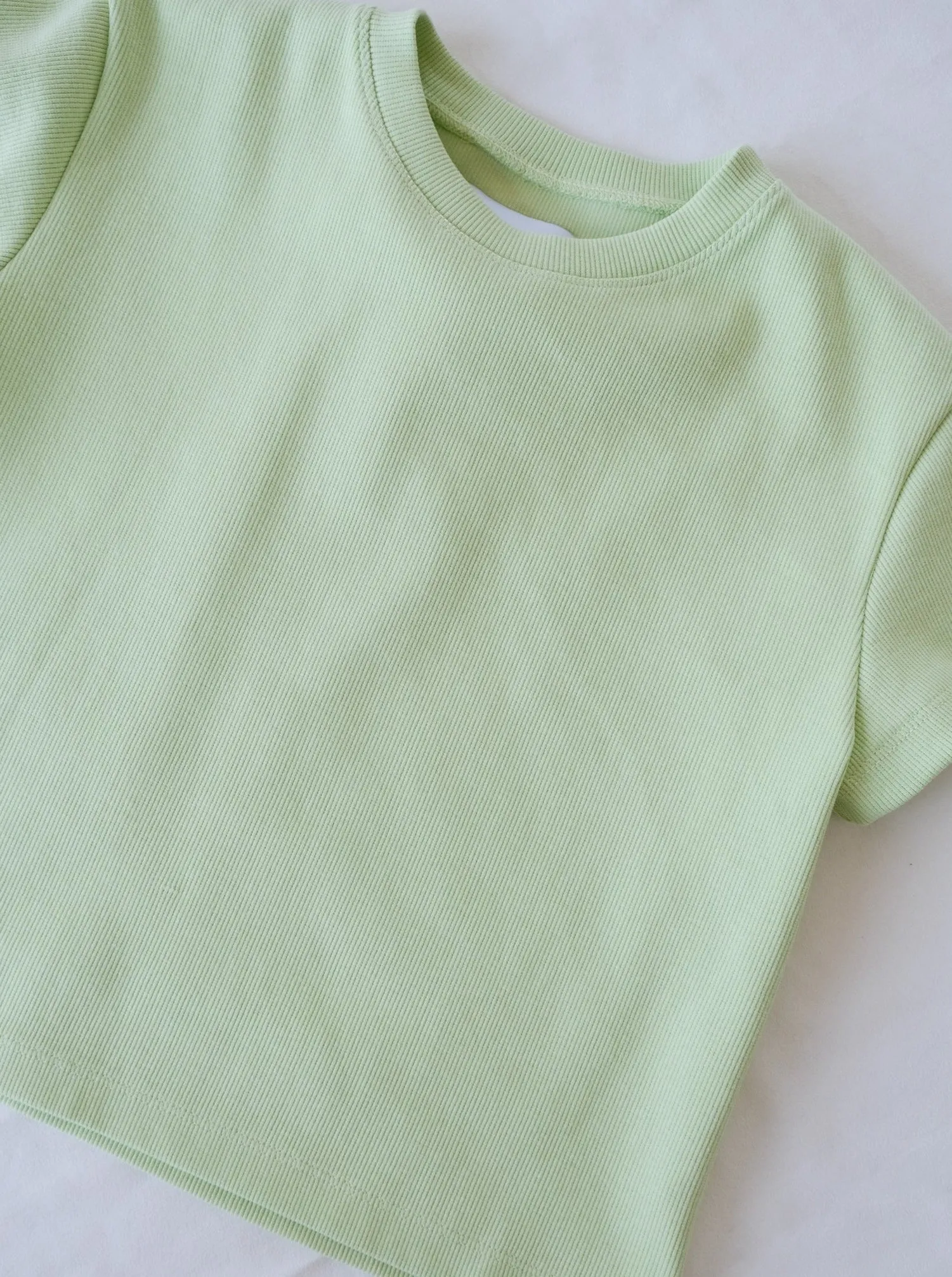 Honeydew BROOK t-shirt- L (3) with fabric defect or tiny holes at hem