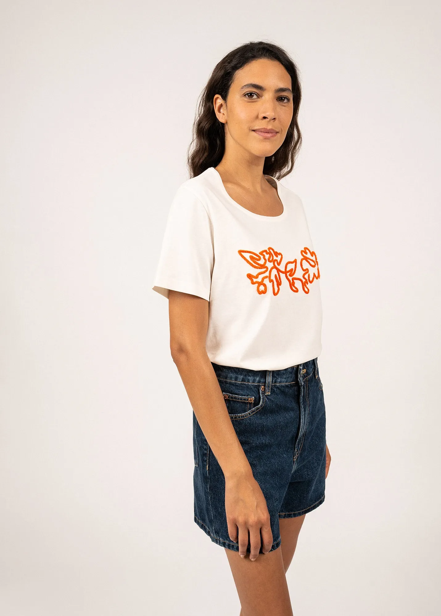 SANDY - Tee with Embossed Flower Embroidery | 100% Cotton (IVORY / NEON ORANGE)