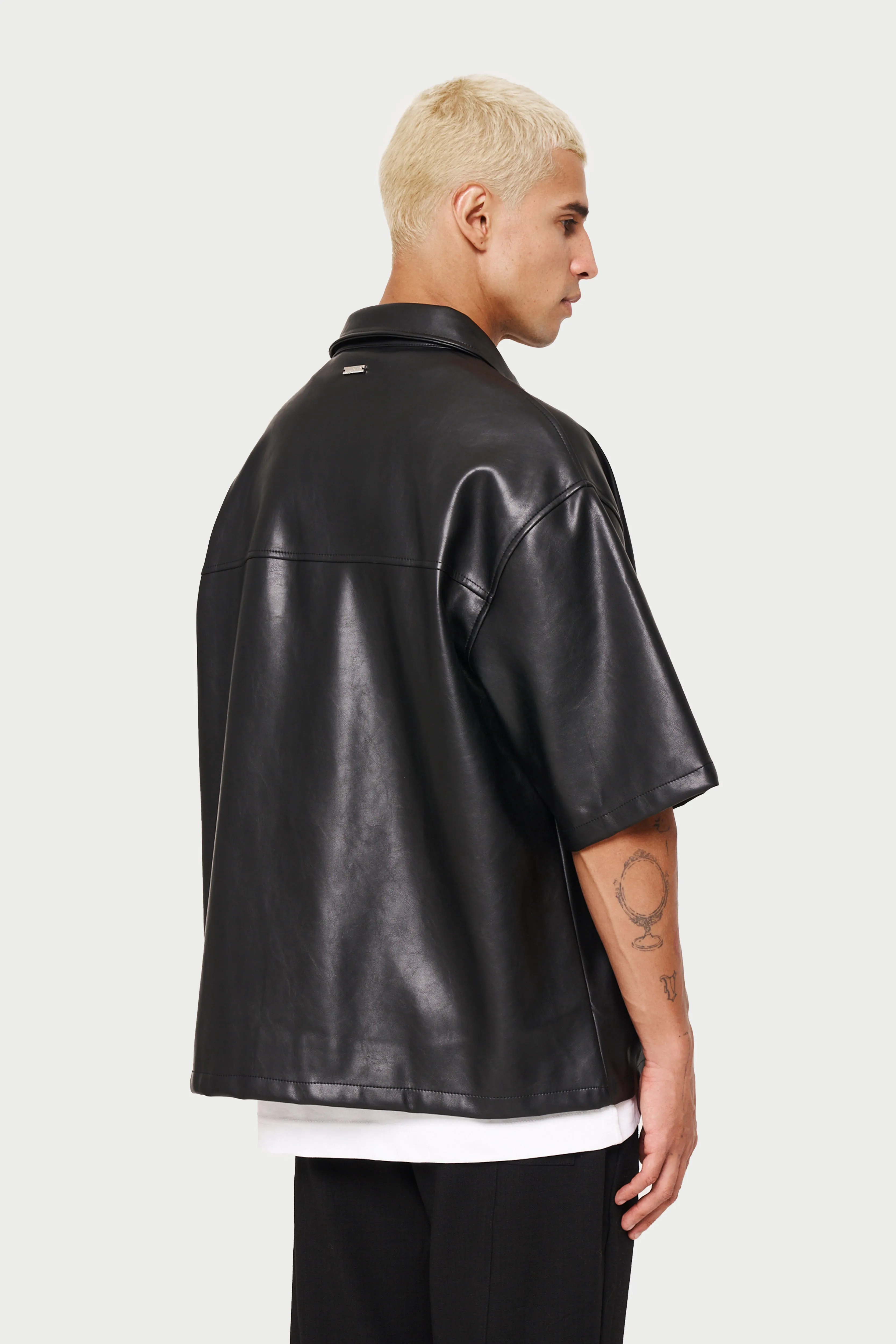 SHORT SLEEVE BOXY LEATHER SHIRT - BLACK