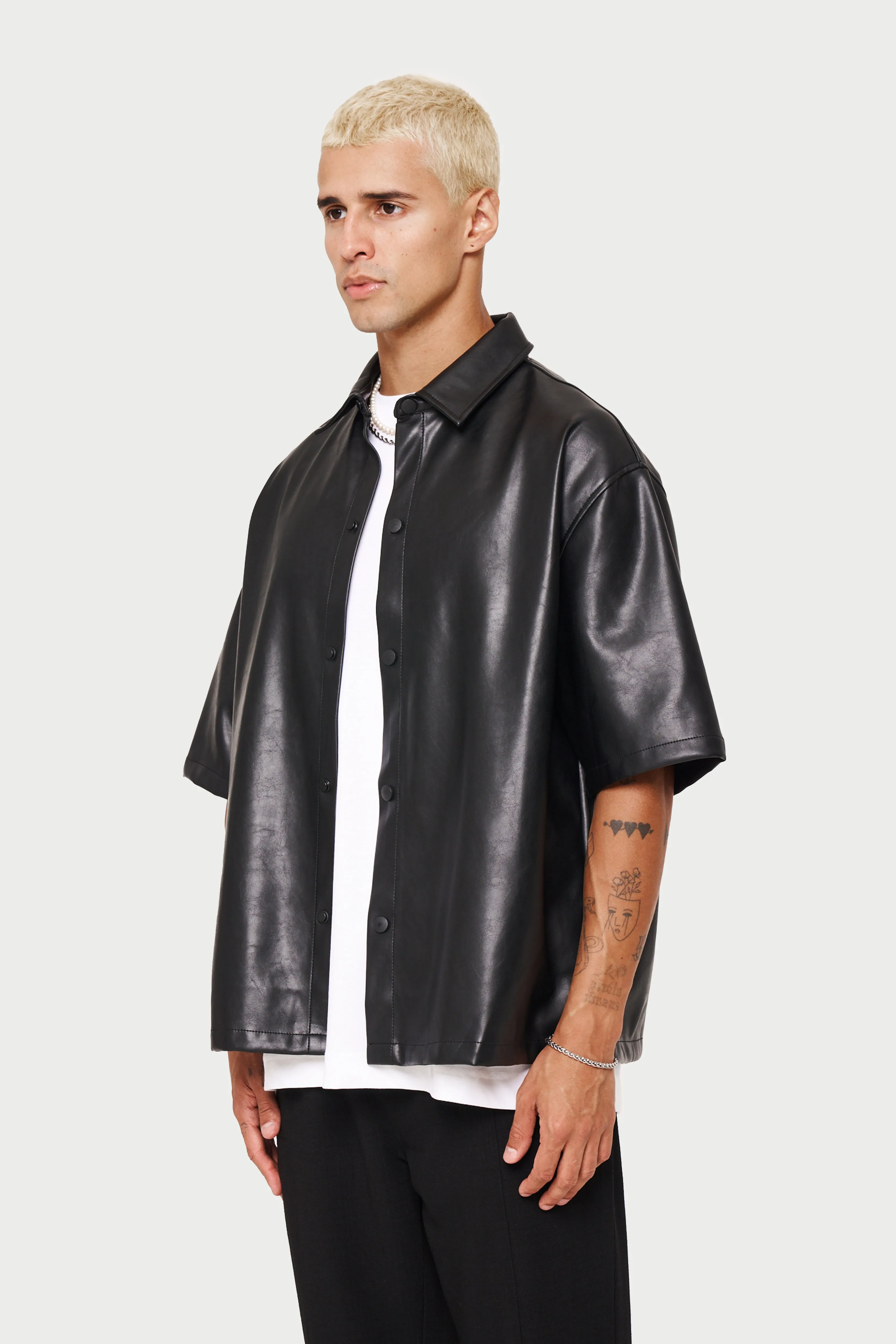 SHORT SLEEVE BOXY LEATHER SHIRT - BLACK